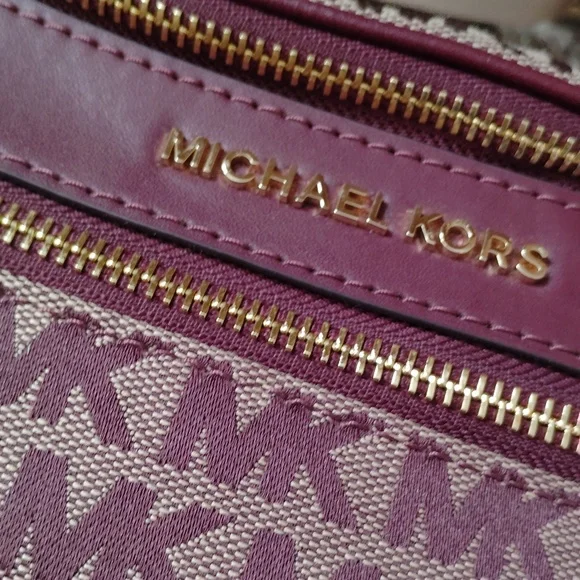 Michael Kors Fanny Pack Bag Waist Pack - Picture 2 of 8